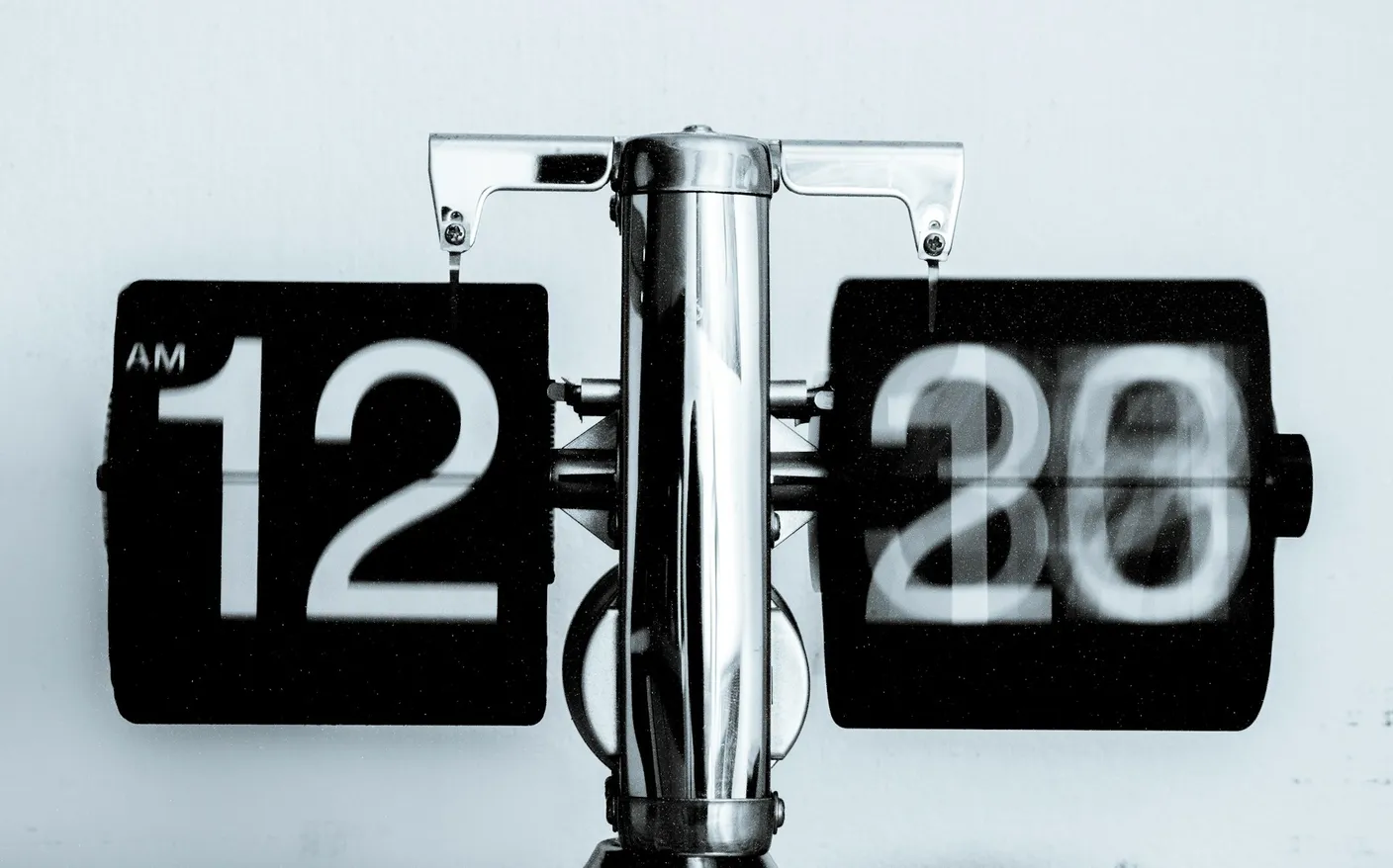 Cover for Manufacturing Lead Time Calculator & How to Reduce It