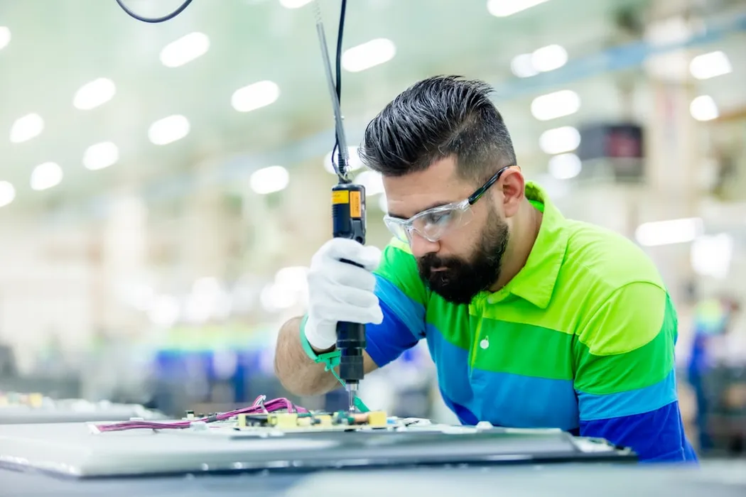 Cover for How to Build a Bill of Materials (BOM): A Manufacturer's Guide